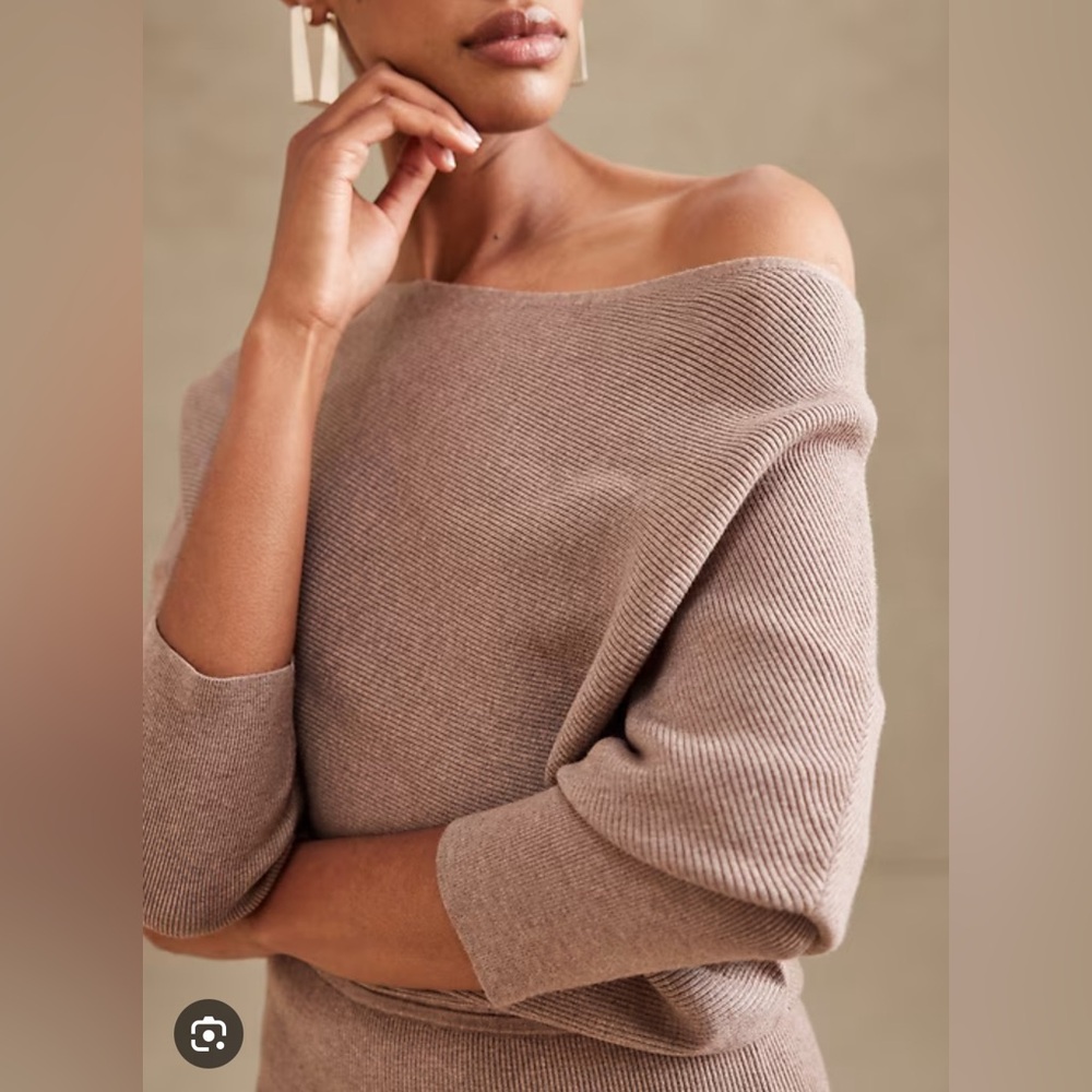 BR Ribbed Off-Shoulder Sweater - Picture 2 of 5